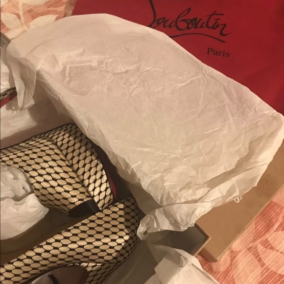 🎁HP🎁 Christian Louboutin Nude Black Satin Heel - Picture 4 of 8